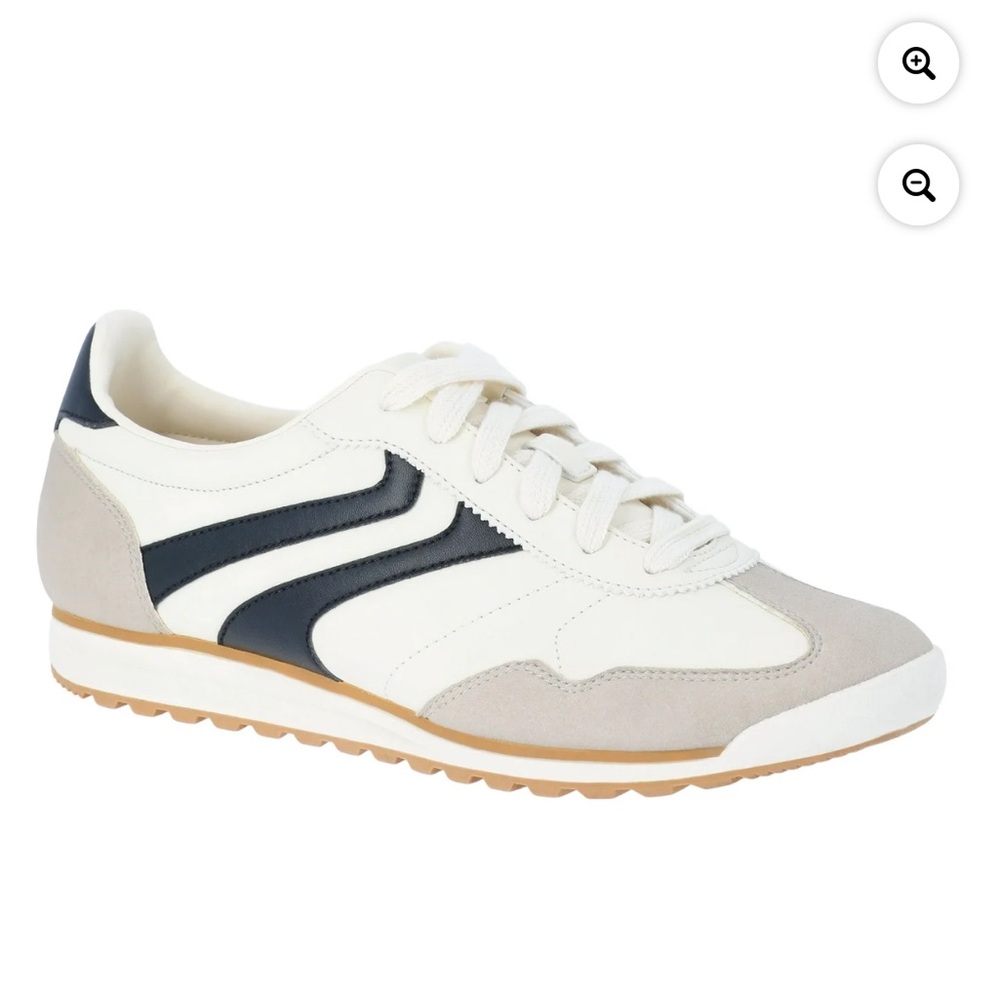 No Boundaries Retro Sneakers White size 7.5 Women